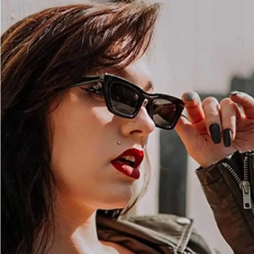Vintage Small Cat Eye sunglasses